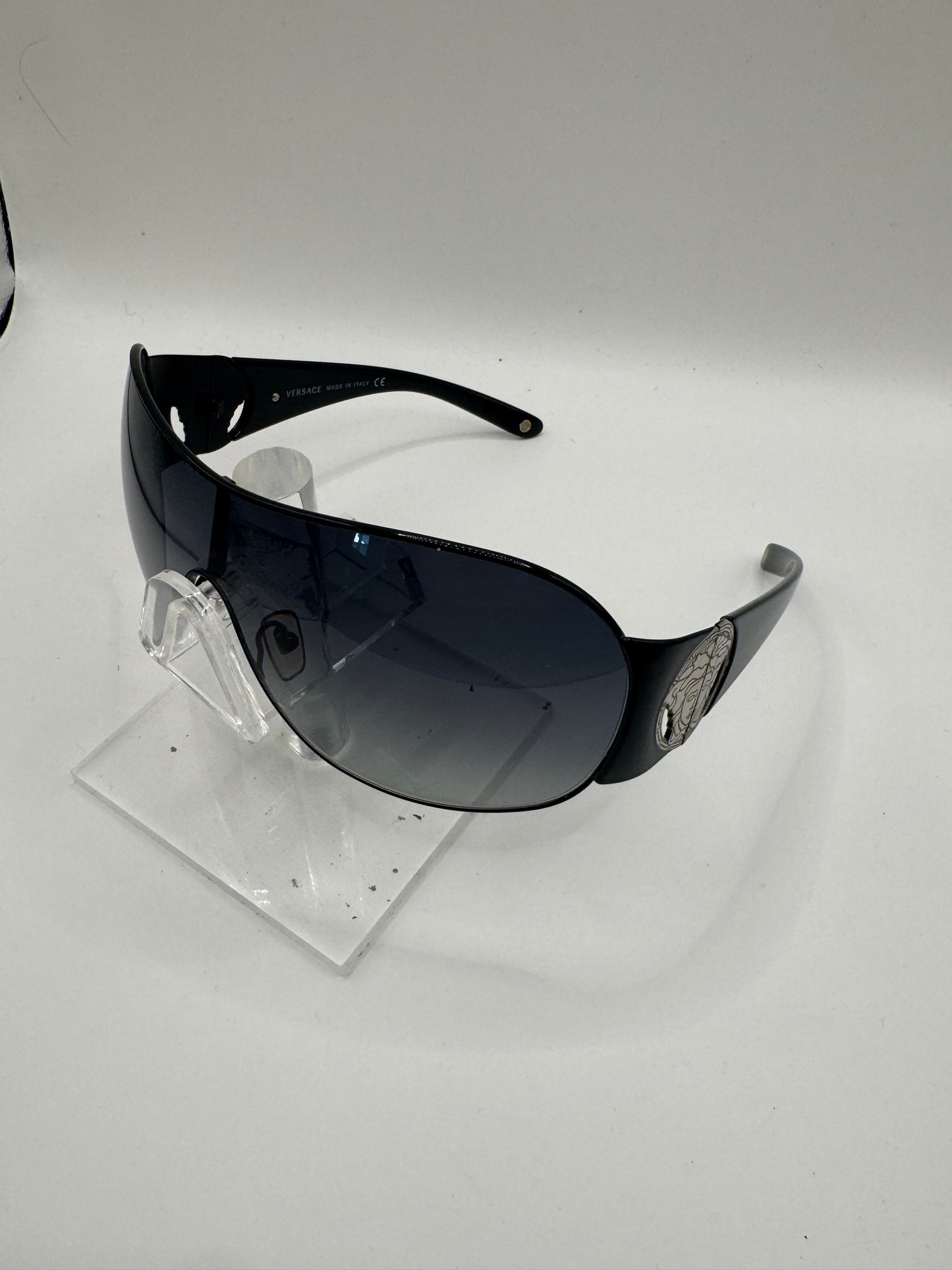 Versace 2080b Sunglasses in color 10098g