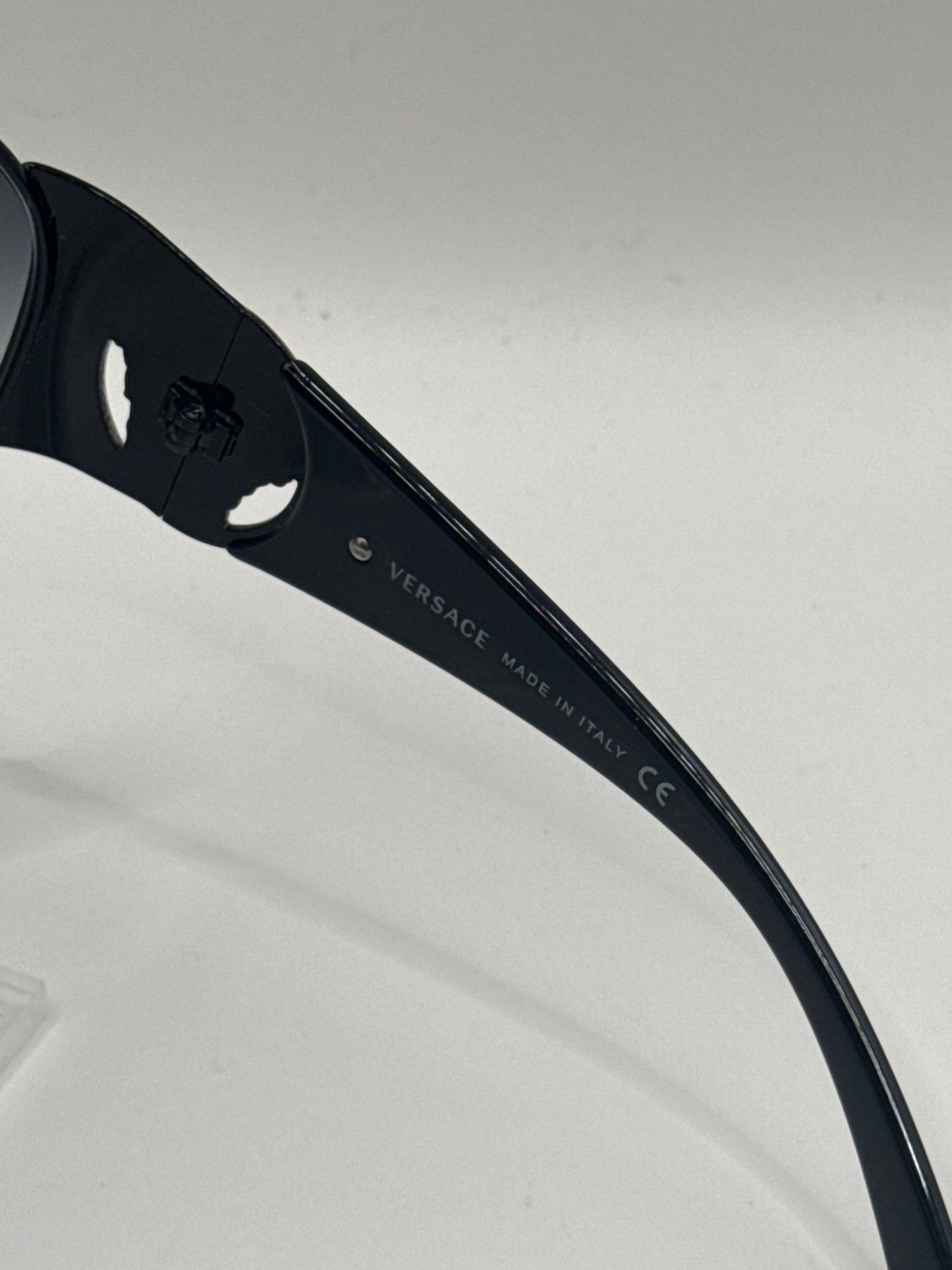 Versace 2080b Sunglasses in color 10098g