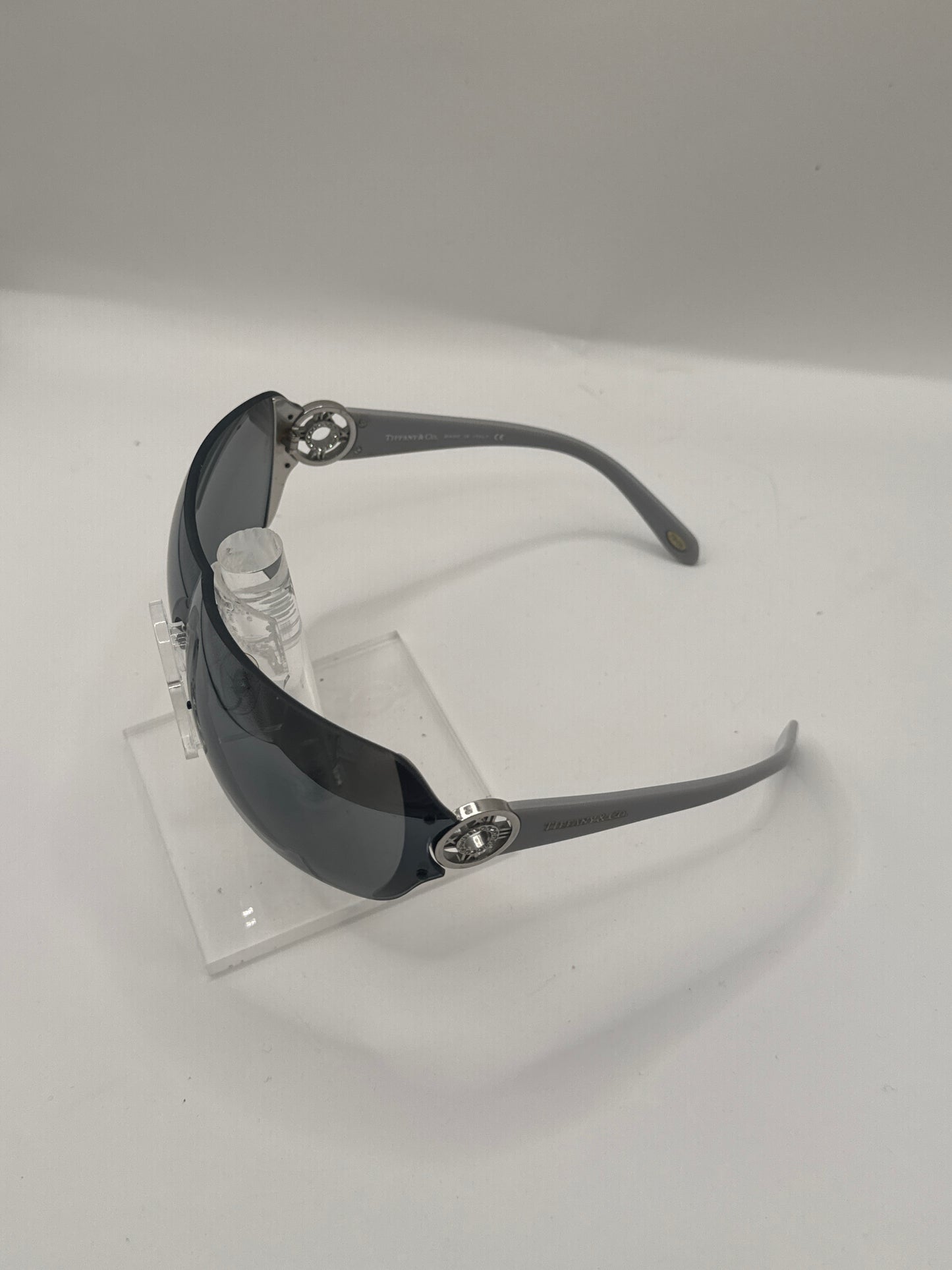 Tiffany 3003b Sunglasses in color 600188