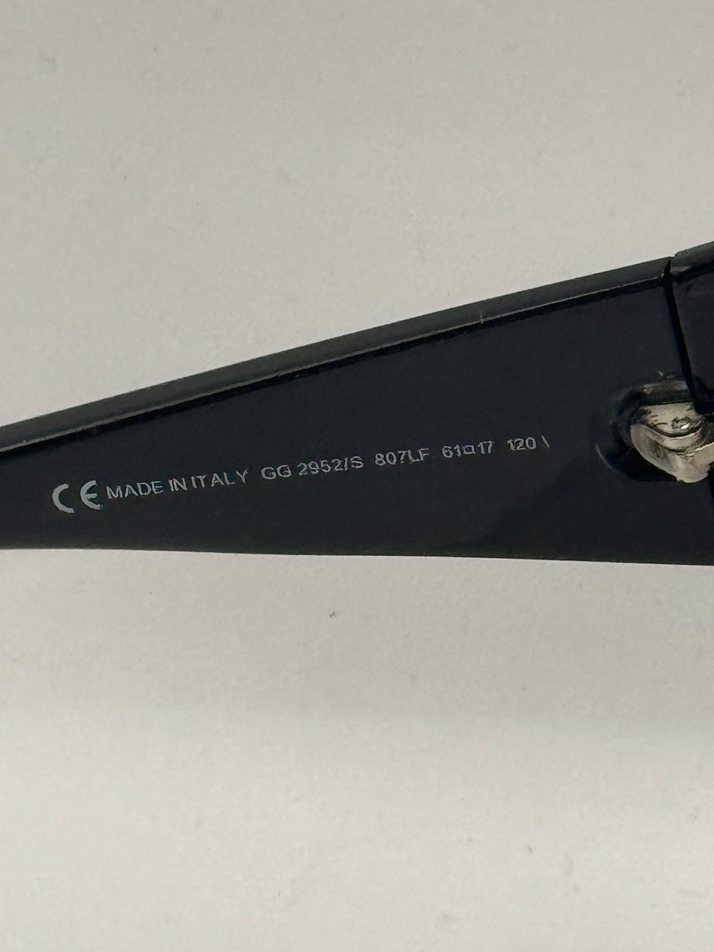 Gucci 2952 Sunglasses in color 807lf