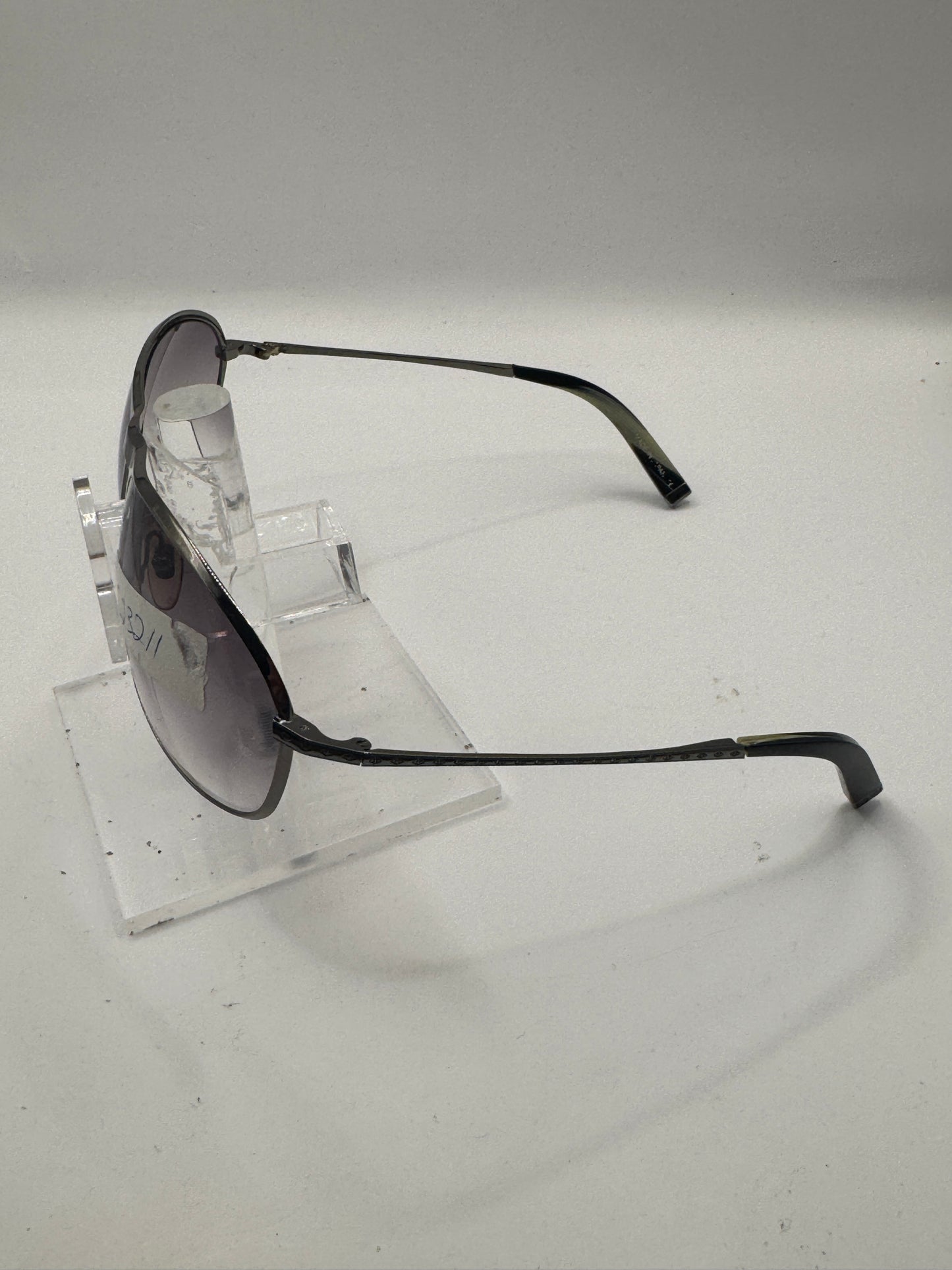John Varvatos V728 Sunglasses in color Gunmetal