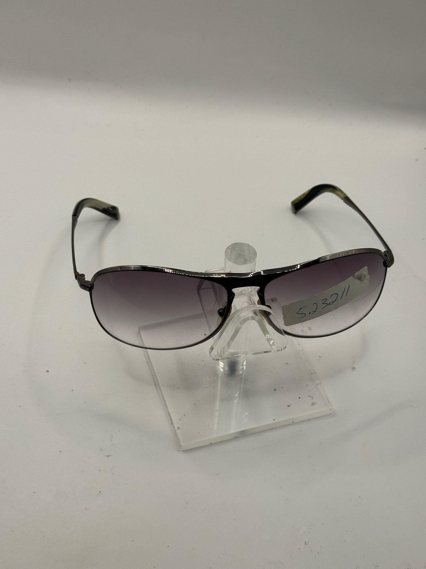 John Varvatos V728 Sunglasses in color Gunmetal
