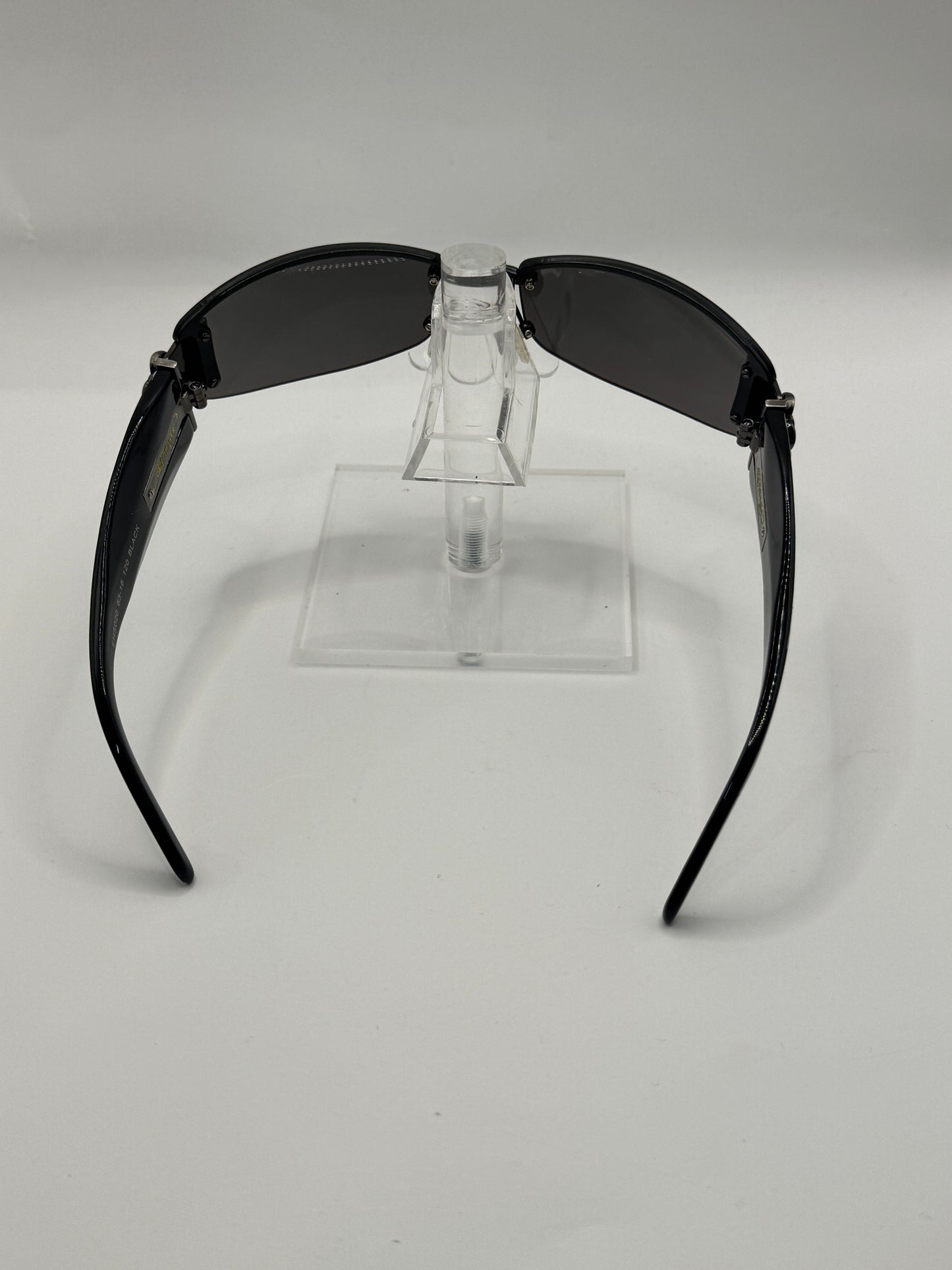 Ed Hardy Ehs 020 Sunglasses in color Black