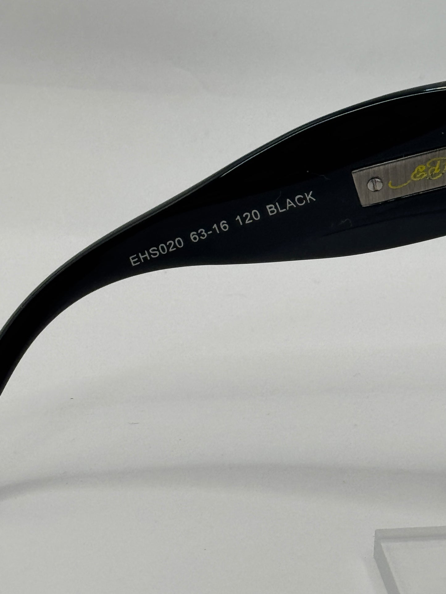 Ed Hardy Ehs 020 Sunglasses in color Black