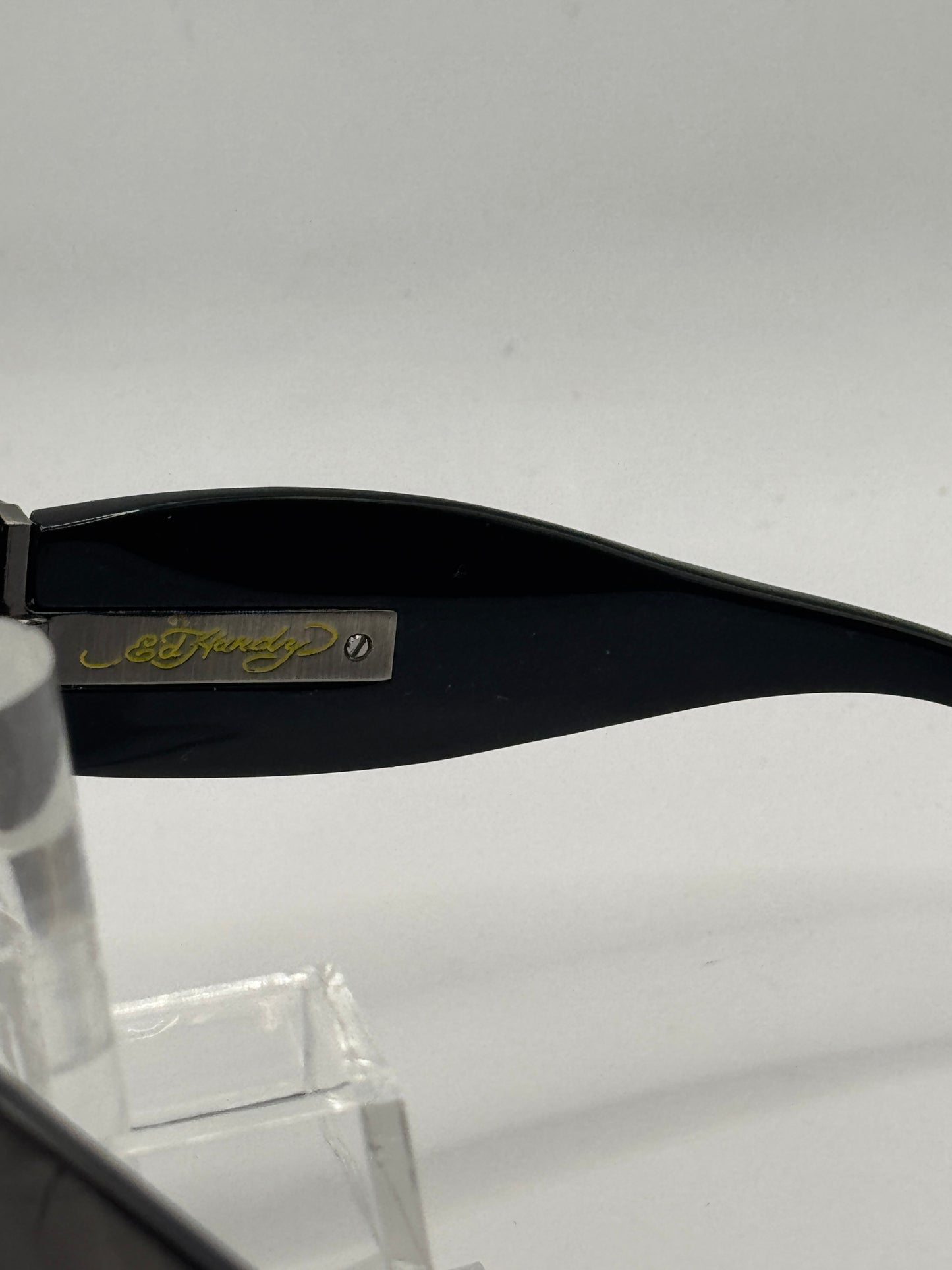 Ed Hardy Ehs 020 Sunglasses in color Black