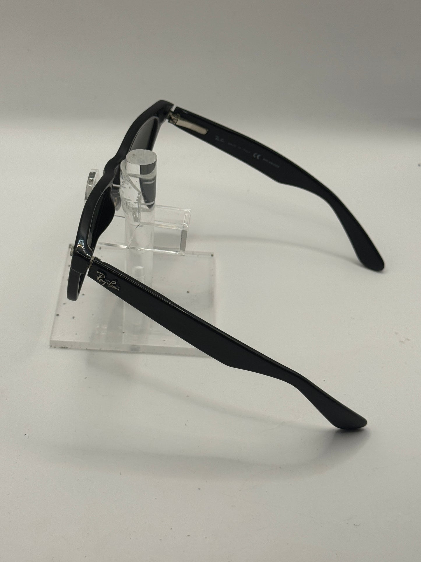 Ray Ban 2113 Sunglasses in color 90148