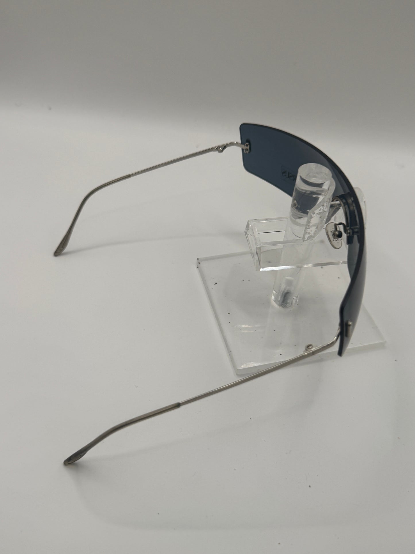 Versus L69 Sunglasses in color 26m198