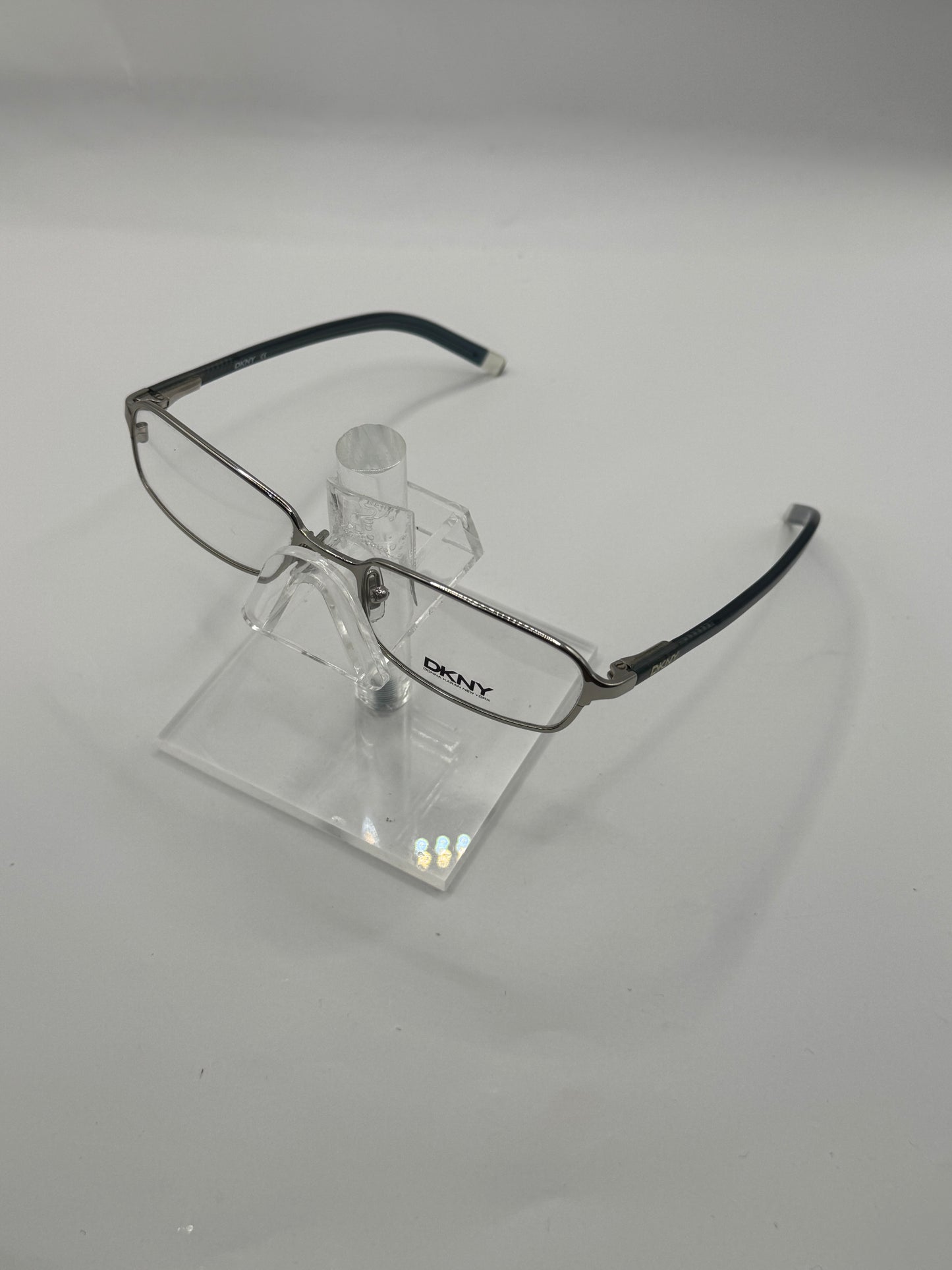Dkny 5507 Eyeglasses in color 1002