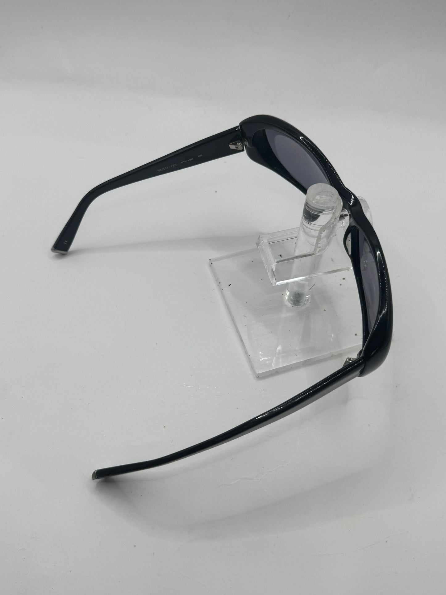 Oliver Peoples Phoebe Sunglasses in color Black