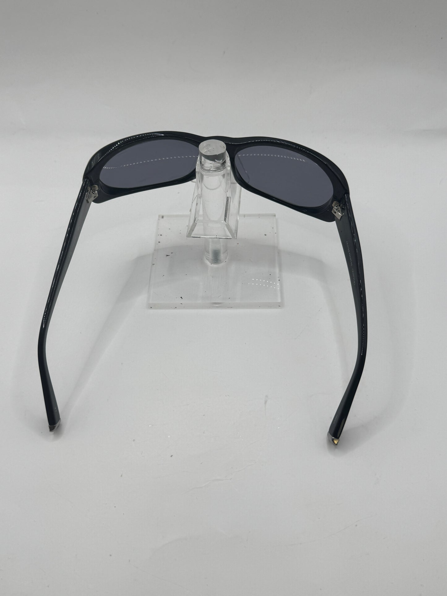 Oliver Peoples Phoebe Sunglasses in color Black