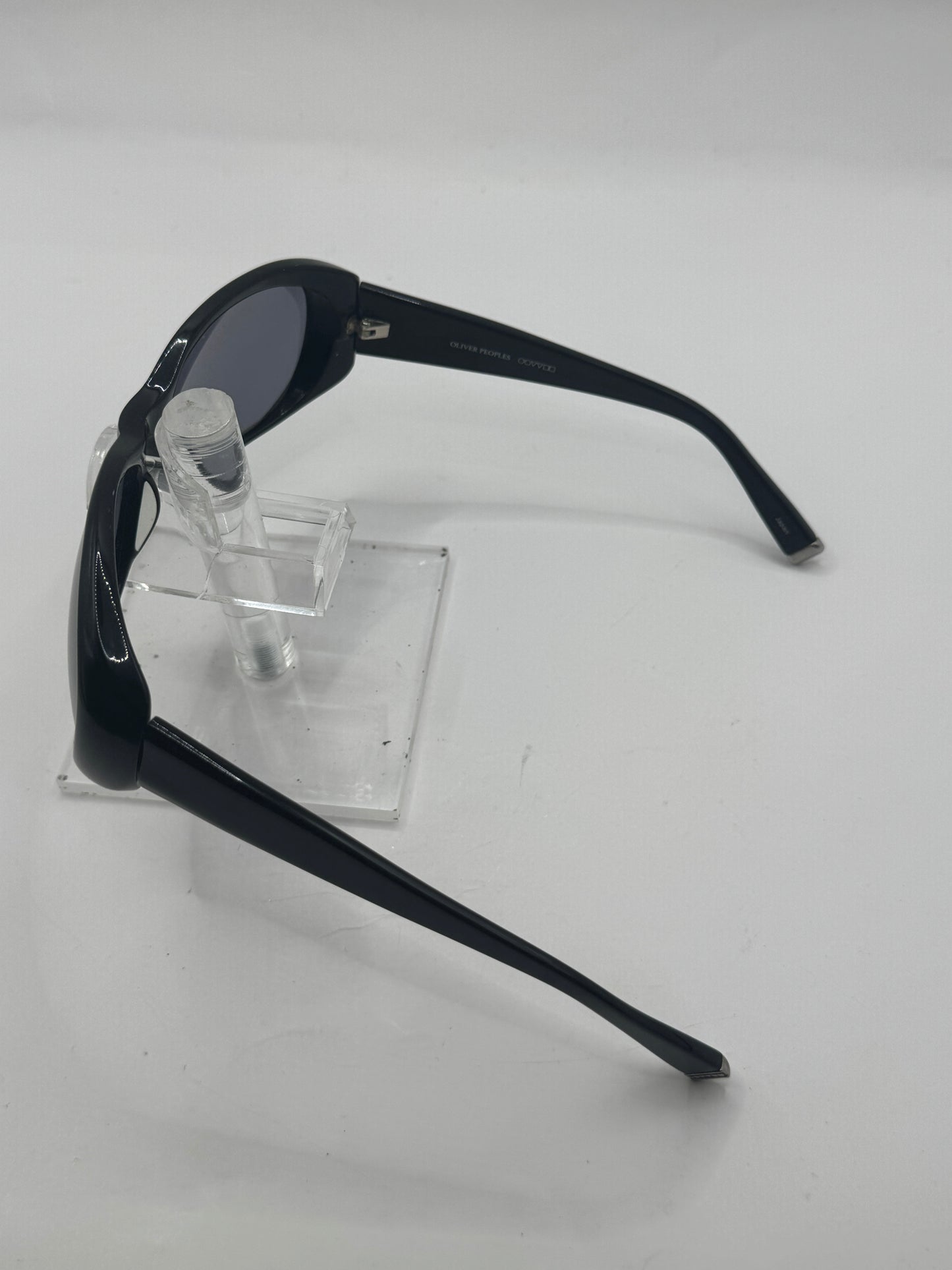 Oliver Peoples Phoebe Sunglasses in color Black