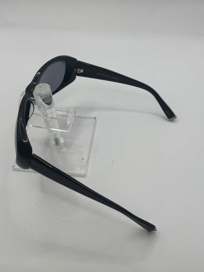 Oliver Peoples Phoebe Sunglasses in color Black