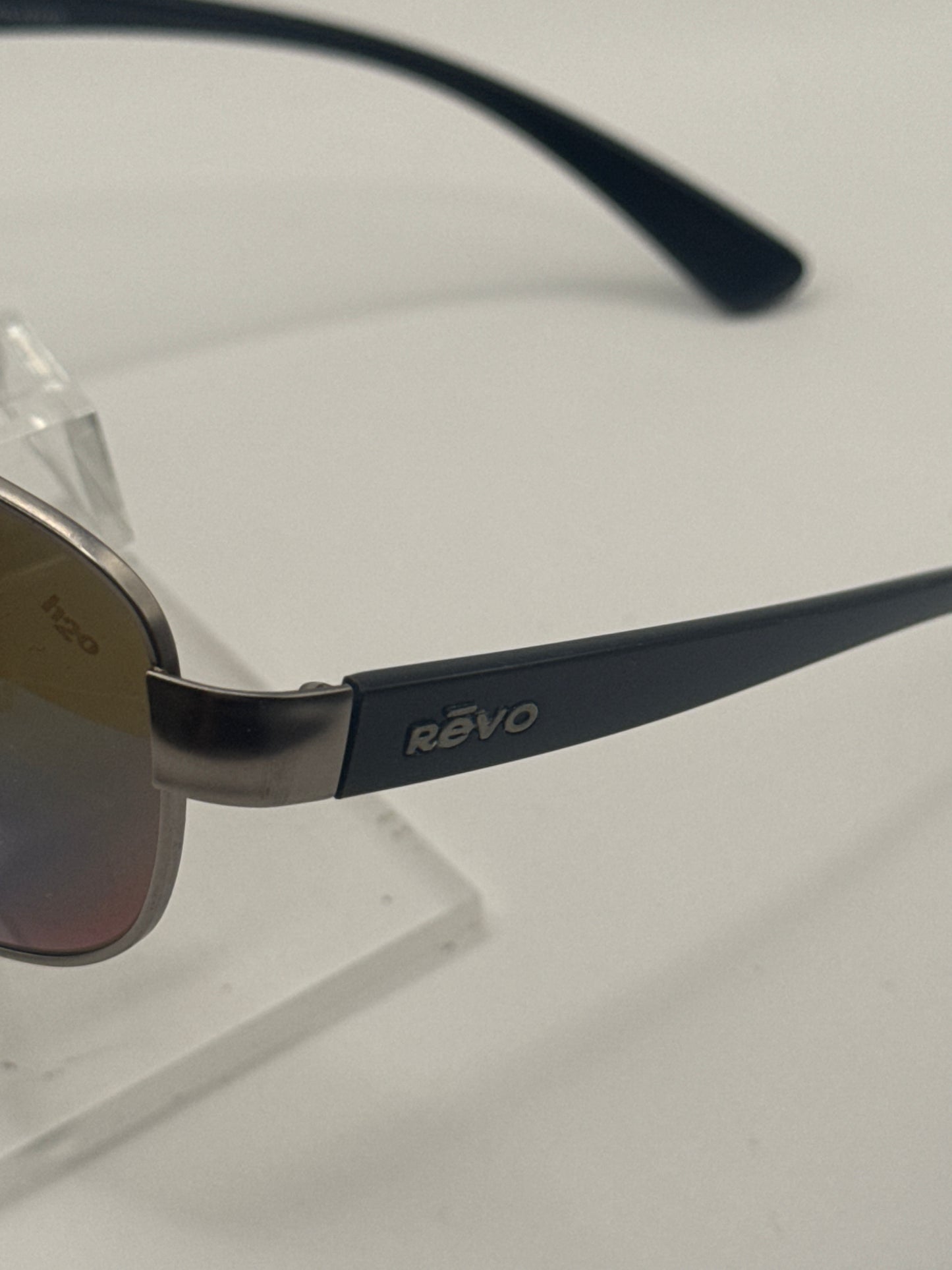 Revo 3087 Sunglasses in color 07