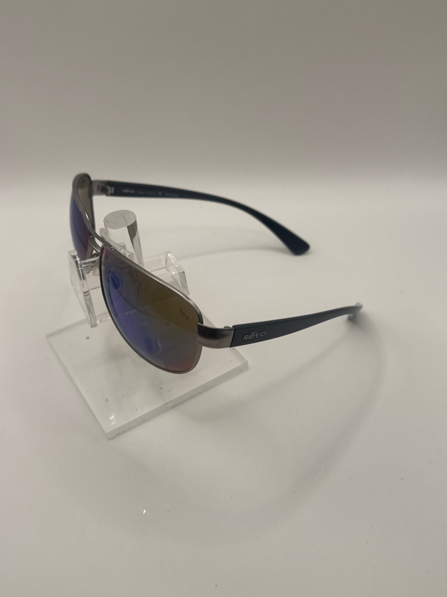Revo 3087 Sunglasses in color 07