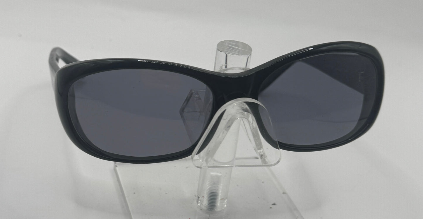Oliver Peoples Phoebe Sunglasses in color Black