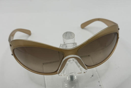 Prada Spr10f Sunglasses in color 3bq6s1