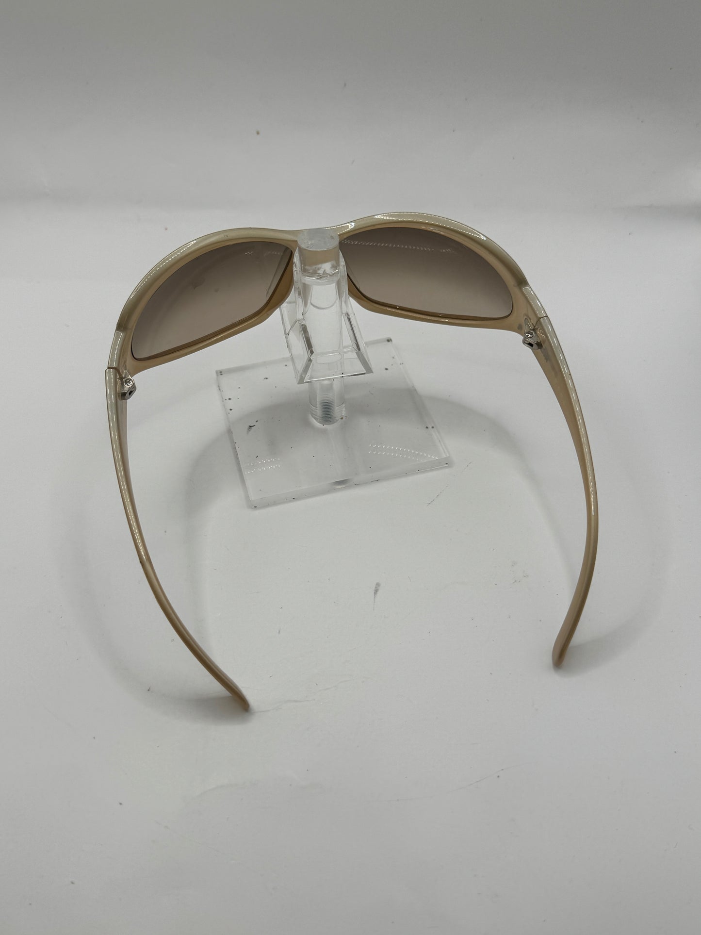 Prada Spr10f Sunglasses in color 3bq6s1