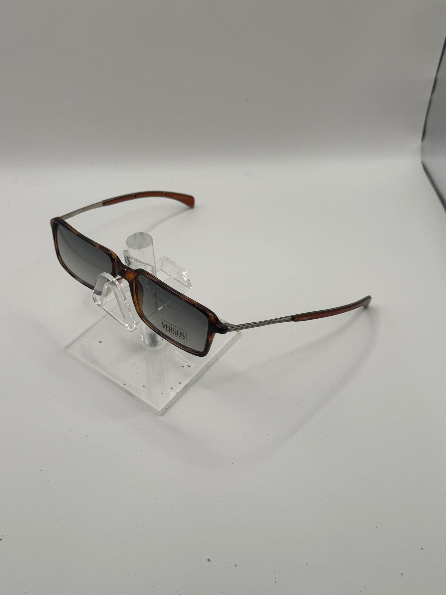 Versus Ew8 Sunglasses in color 649495