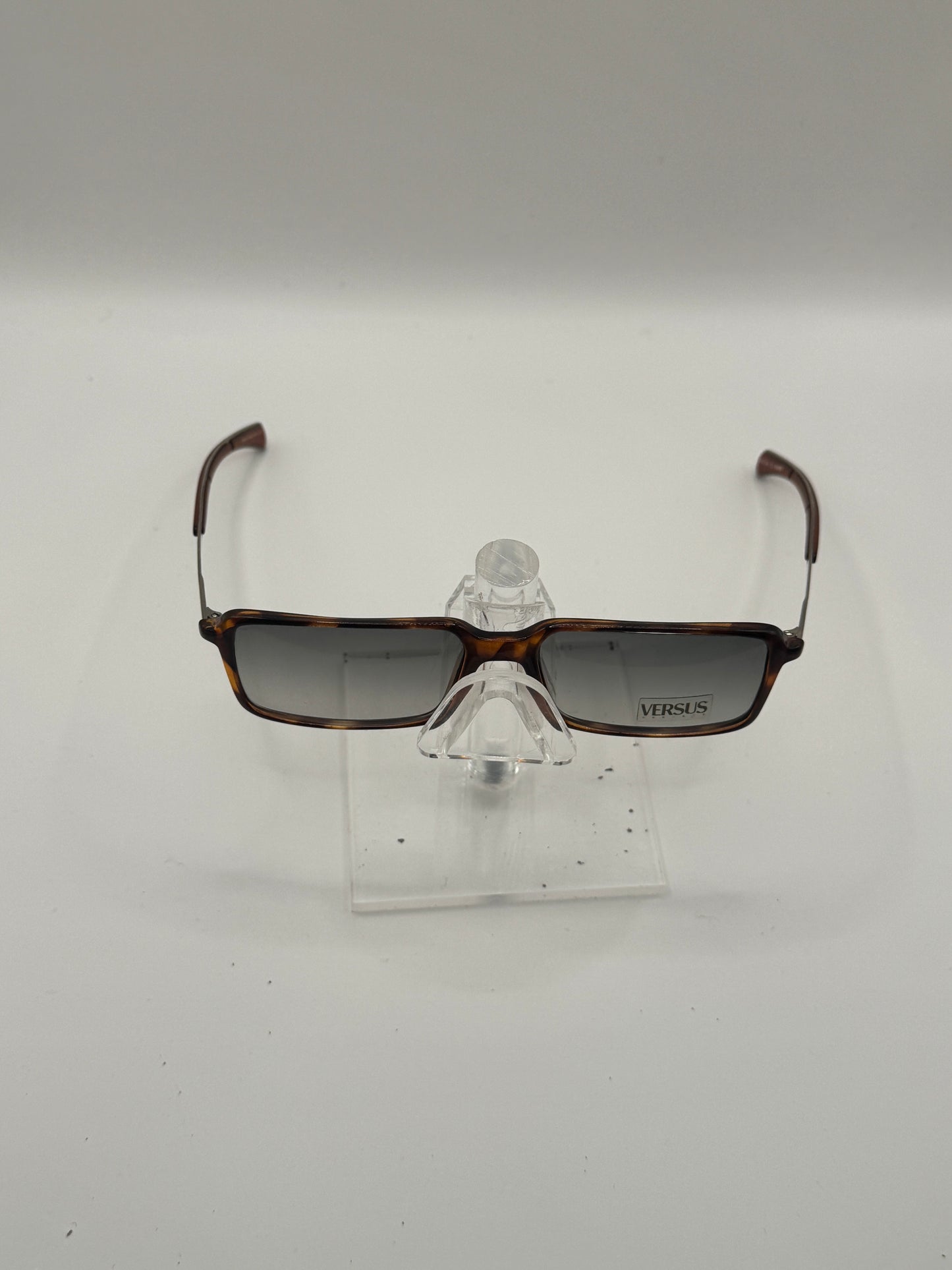 Versus Ew8 Sunglasses in color 649495