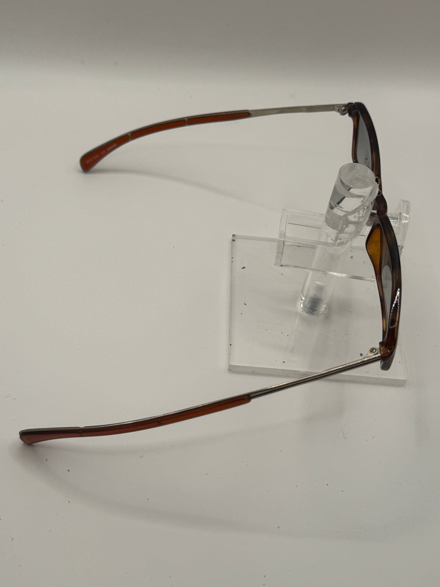 Versus Ew8 Sunglasses in color 649495