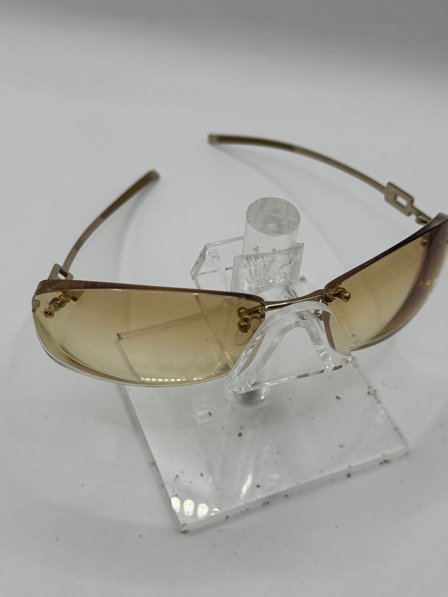 Gucci 1784 Sunglasses in color 000
