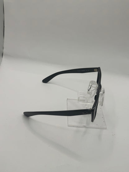 Ray Ban 4148 Sunglasses in color 601