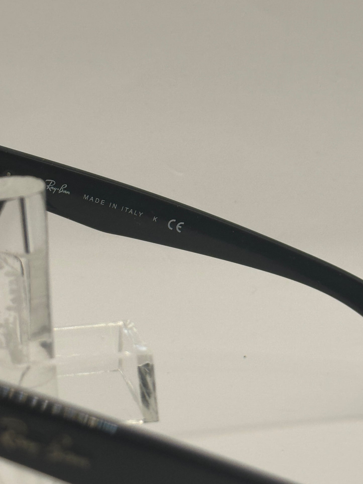 Ray Ban 4148 Sunglasses in color 601