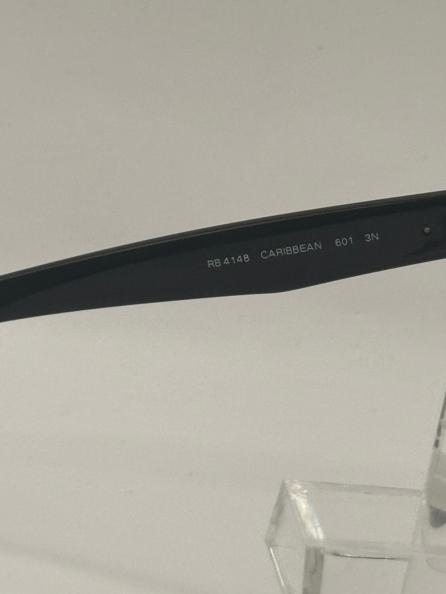 Ray Ban 4148 Sunglasses in color 601