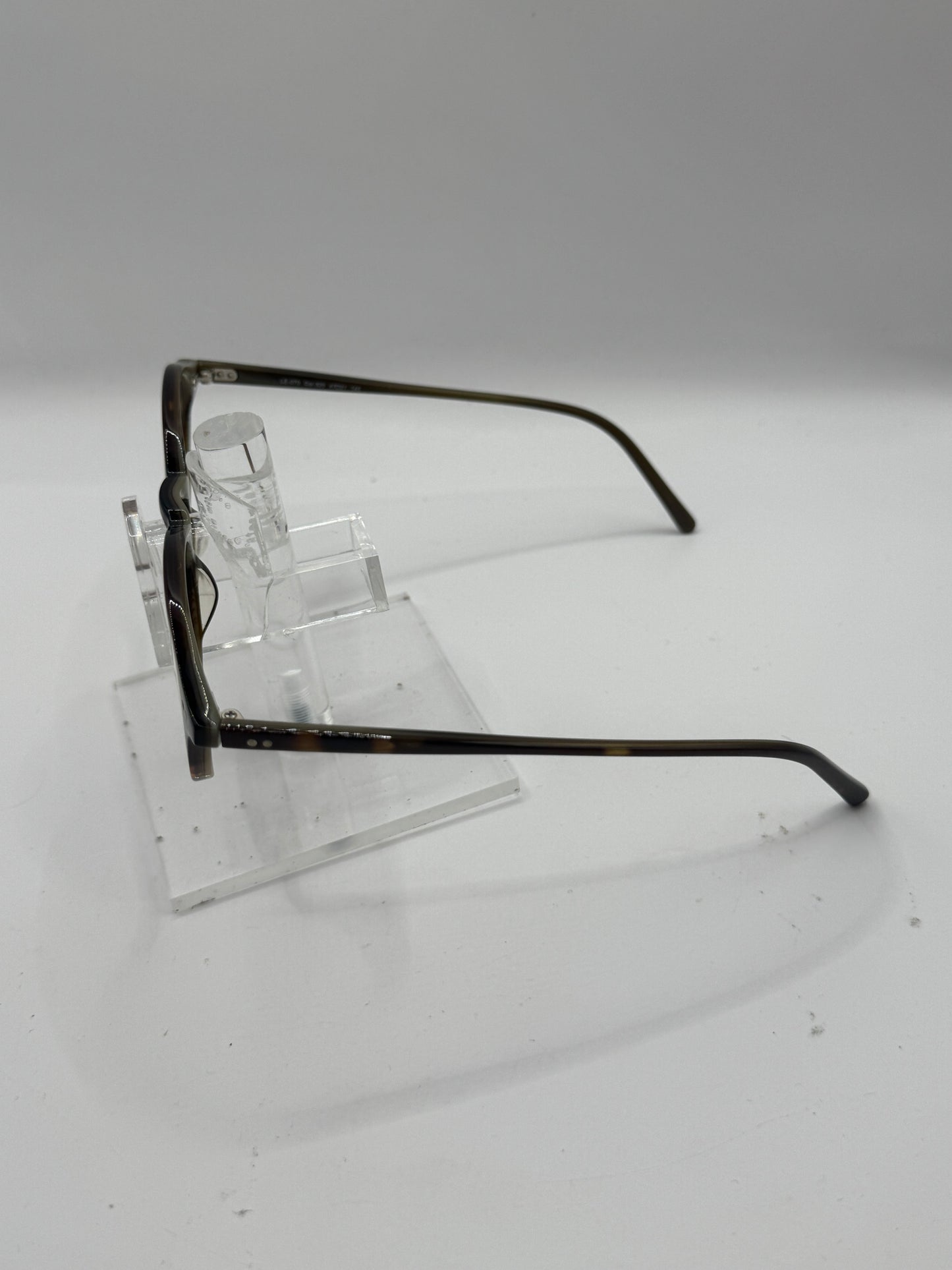 Legre 070 Eyeglasses in color 320