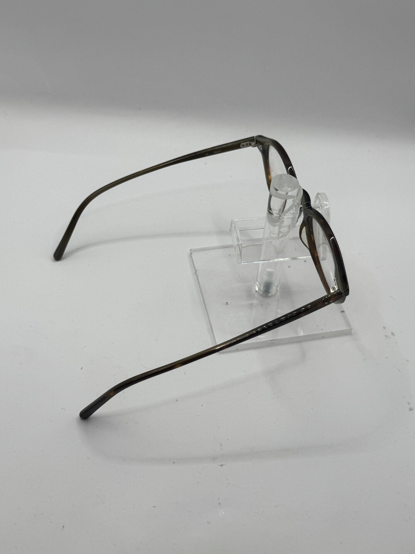 Legre 070 Eyeglasses in color 320