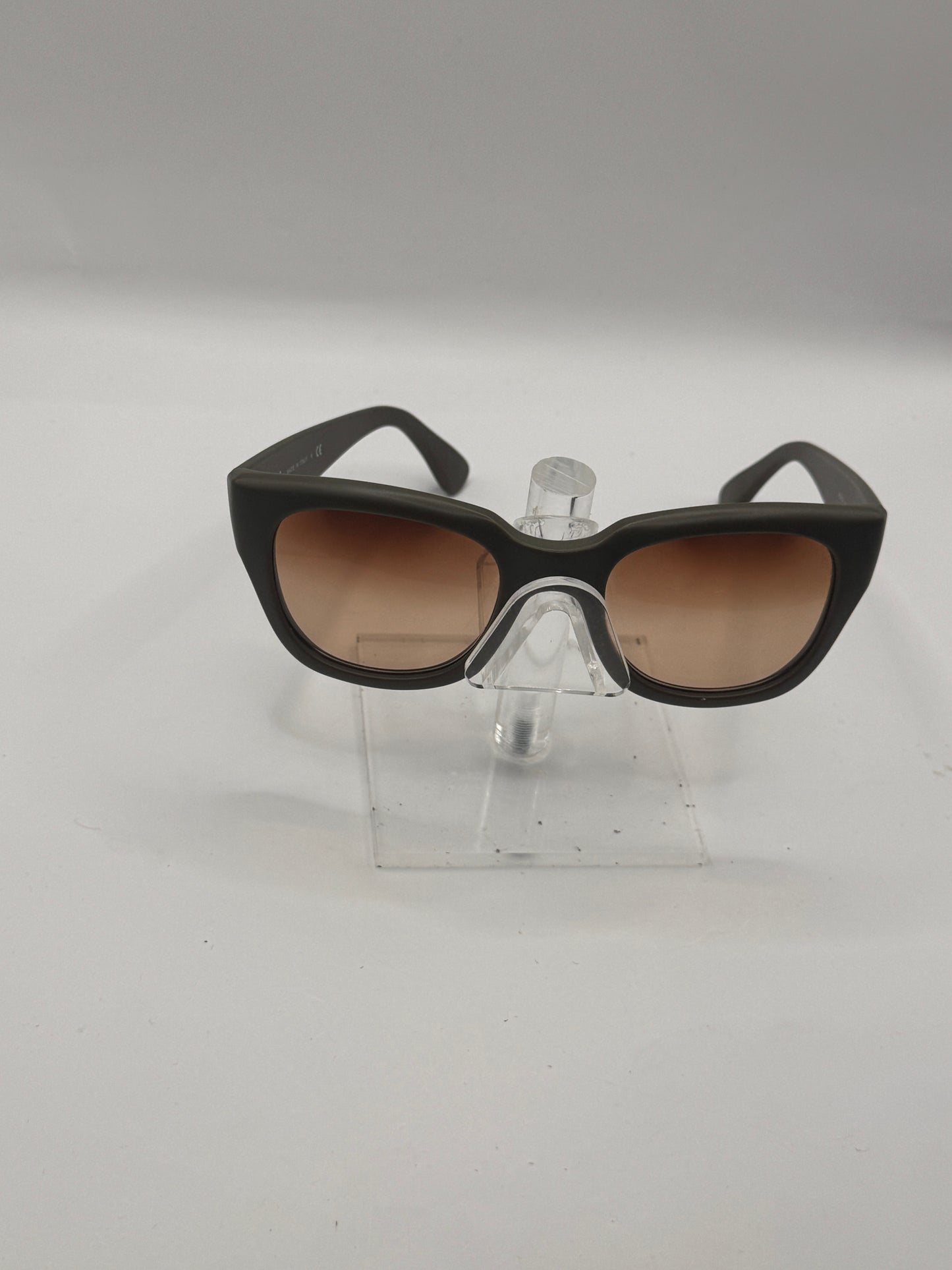 Ray Ban 4178 Sunglasses in color 89013
