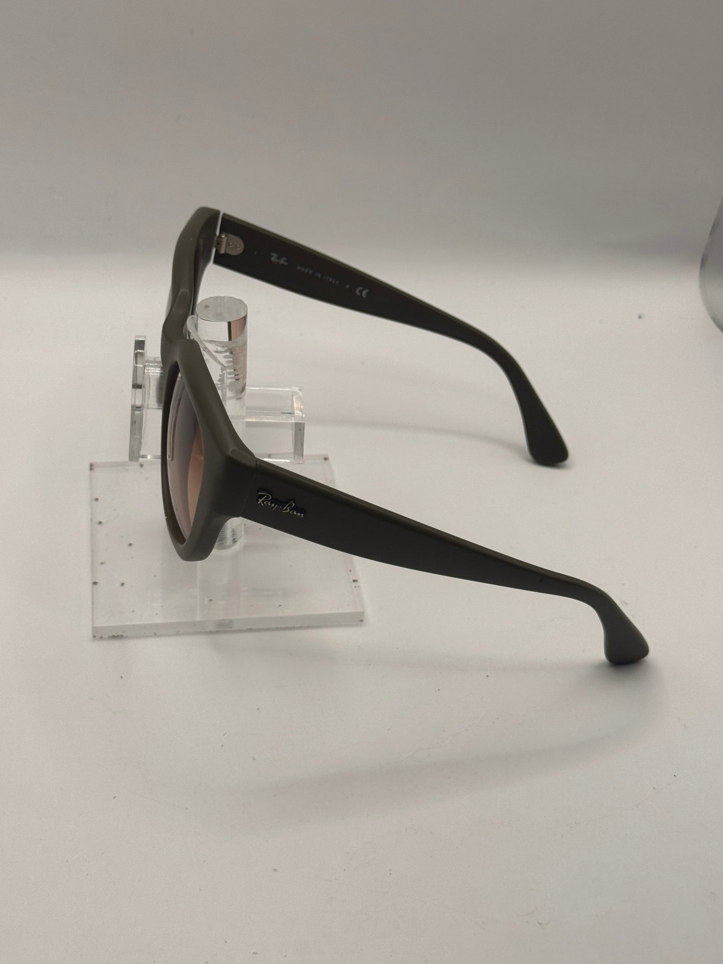 Ray Ban 4178 Sunglasses in color 89013