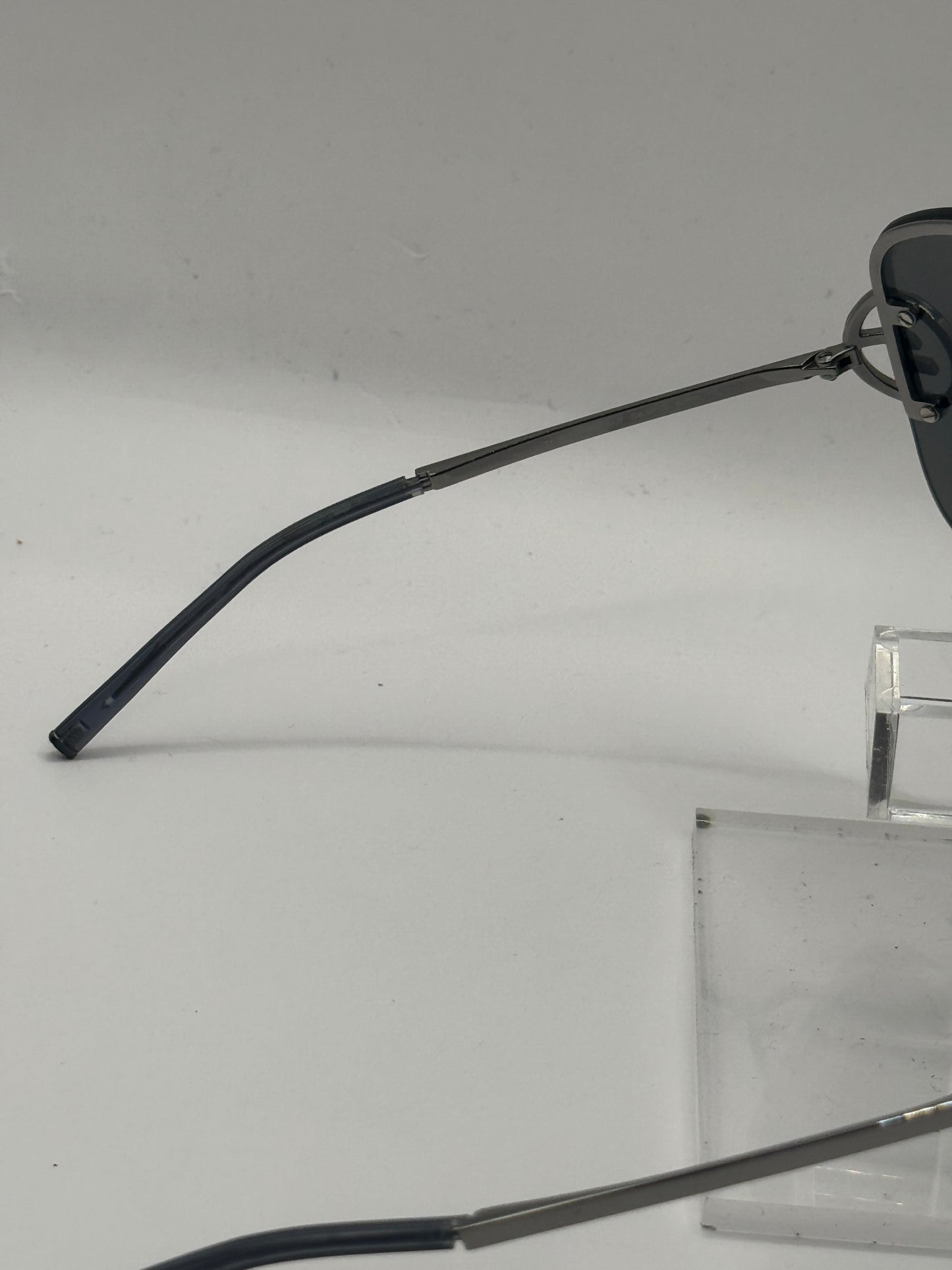 Giorgio Armani 371 Sunglasses in color Kj1p8