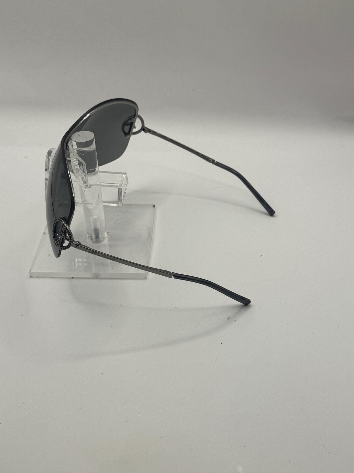 Giorgio Armani 371 Sunglasses in color Kj1p8