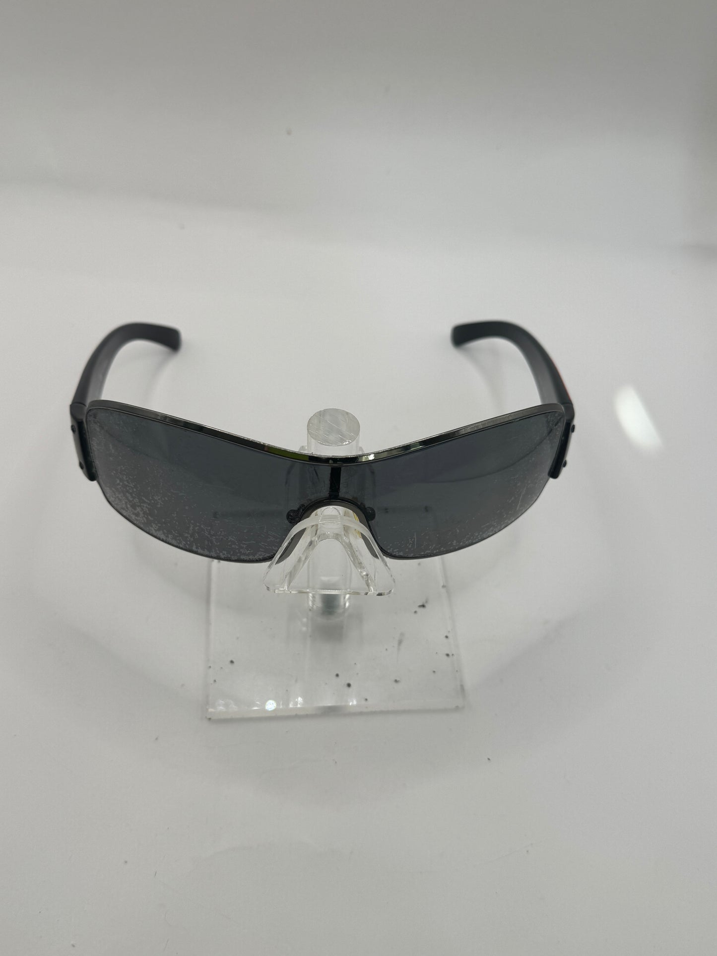 Prada Sps52e Sunglasses in color 5av5z1