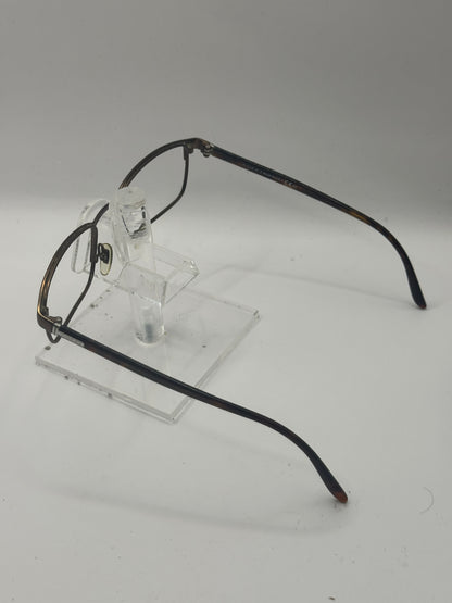 Gucci 2233 Eyeglasses in color Cux