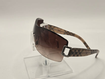 Burberry 3043 Sunglasses in color 100313