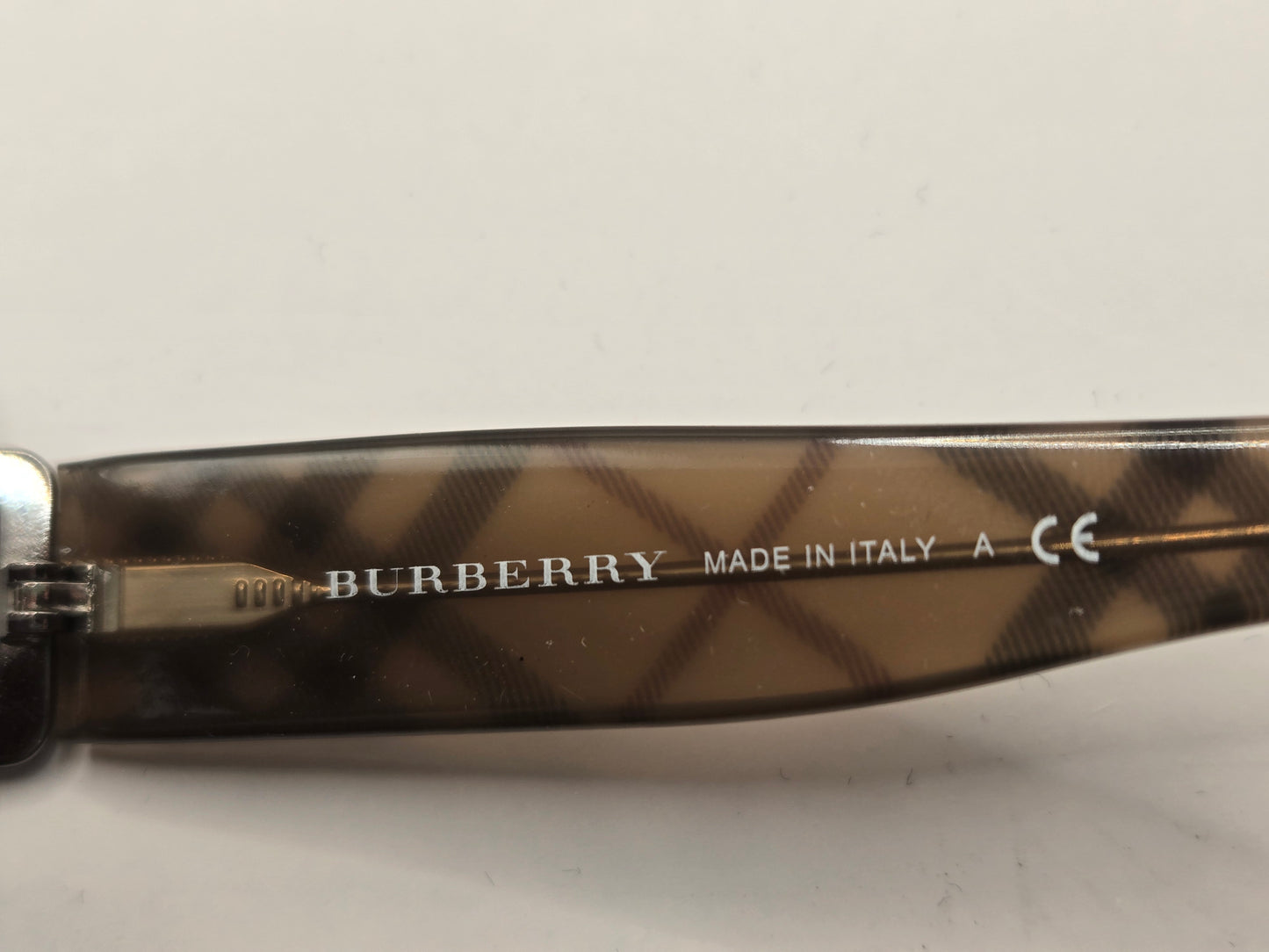 Burberry 3043 Sunglasses in color 100313