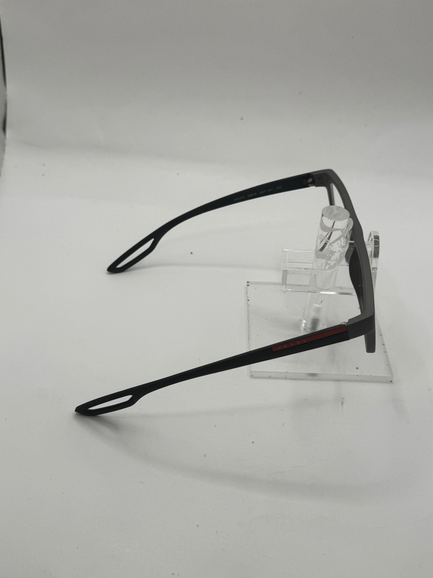 Prada Vps07f Eyeglasses in color Uat1o1