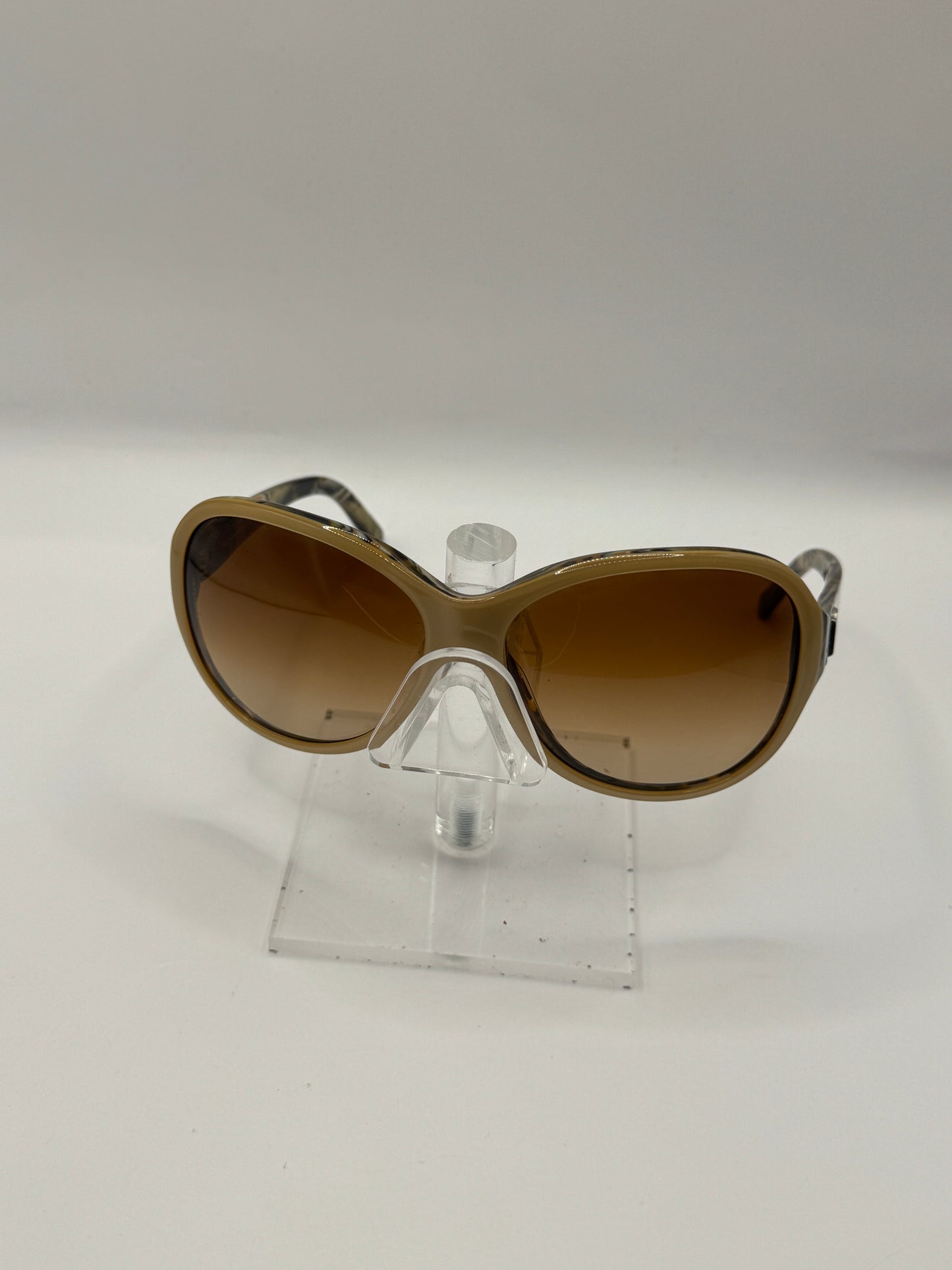 Dolce Gabbana 4048 Sunglasses in color 85113