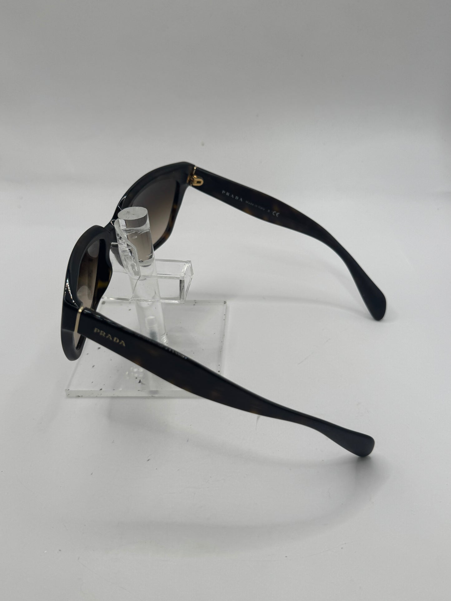 Prada Spr07p Sunglasses in color 2au6s1