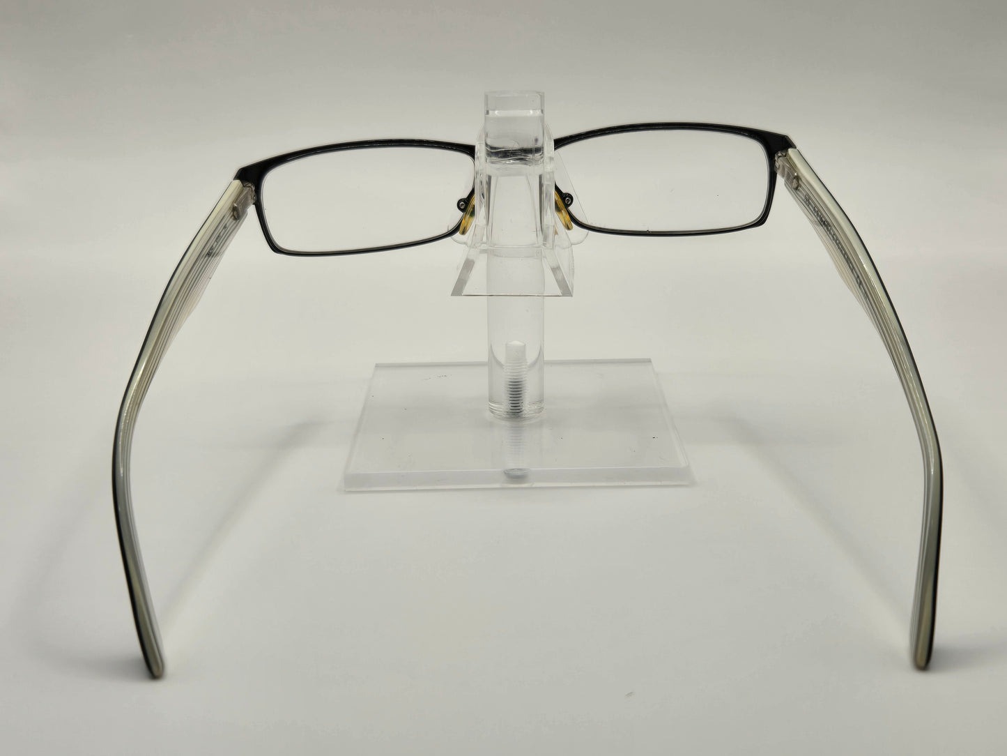 Armani Exchange 143 Eyeglasses in color Yht00