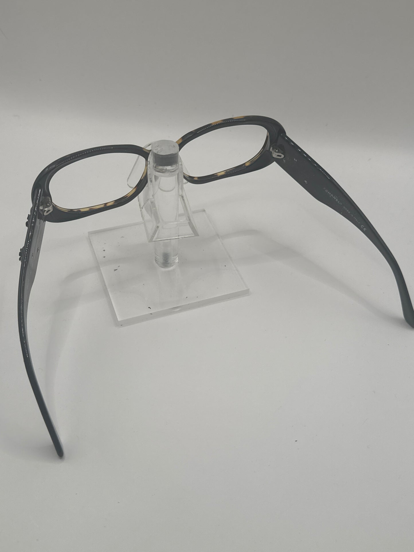 Chanel 5113 Sunglasses in color 106787