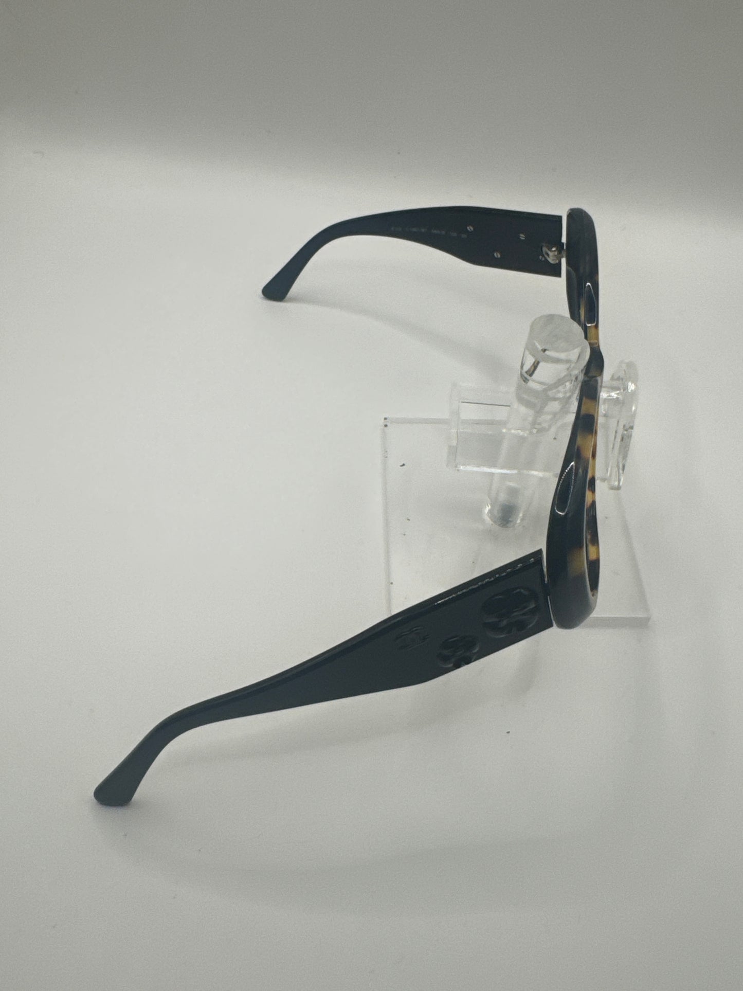 Chanel 5113 Sunglasses in color 106787