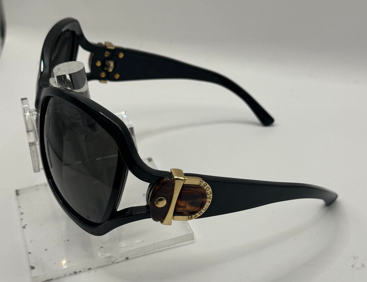 Marc Jacobs 099 Sunglasses in color D2895