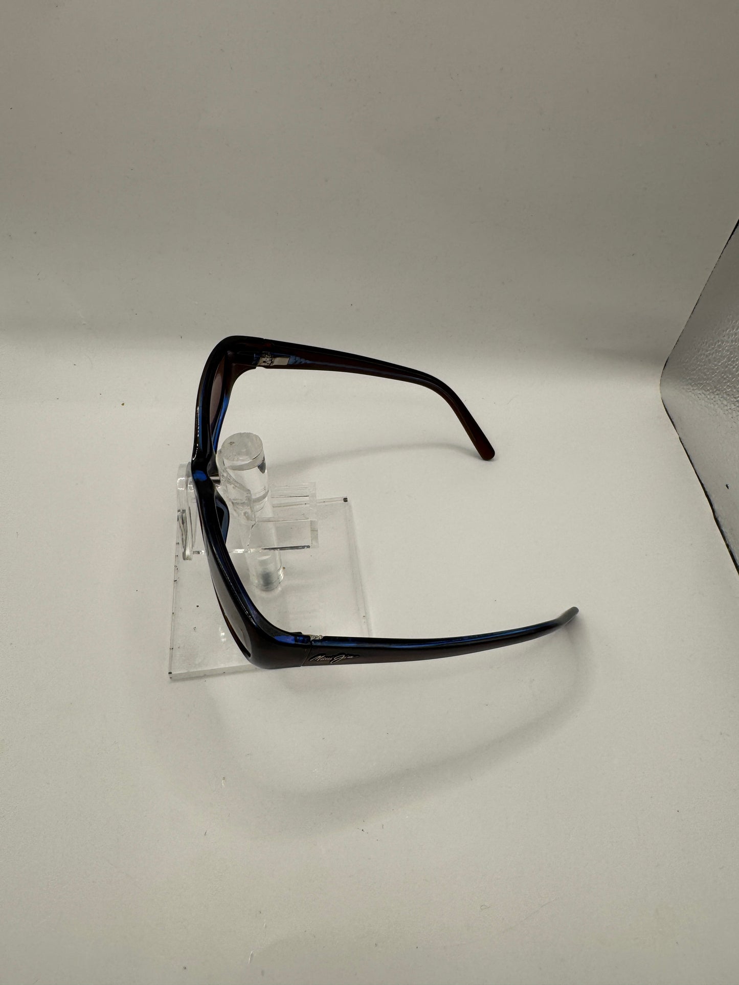 Maui Jim Kuiaha Bay 286 Sunglasses in color 26c