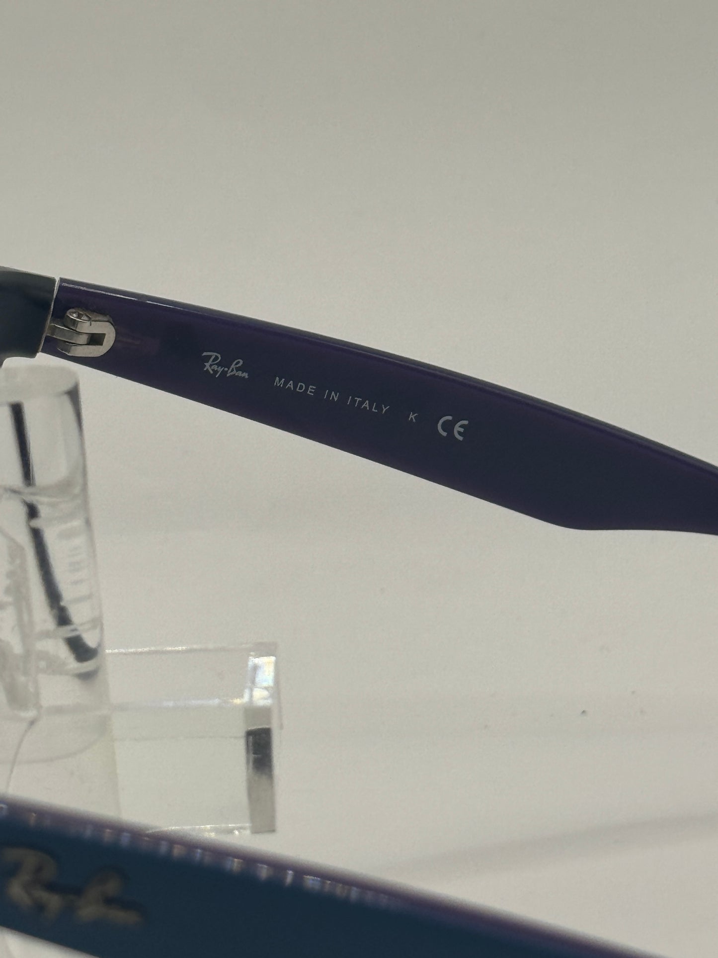 Ray Ban 2132 Sunglasses in color 618371