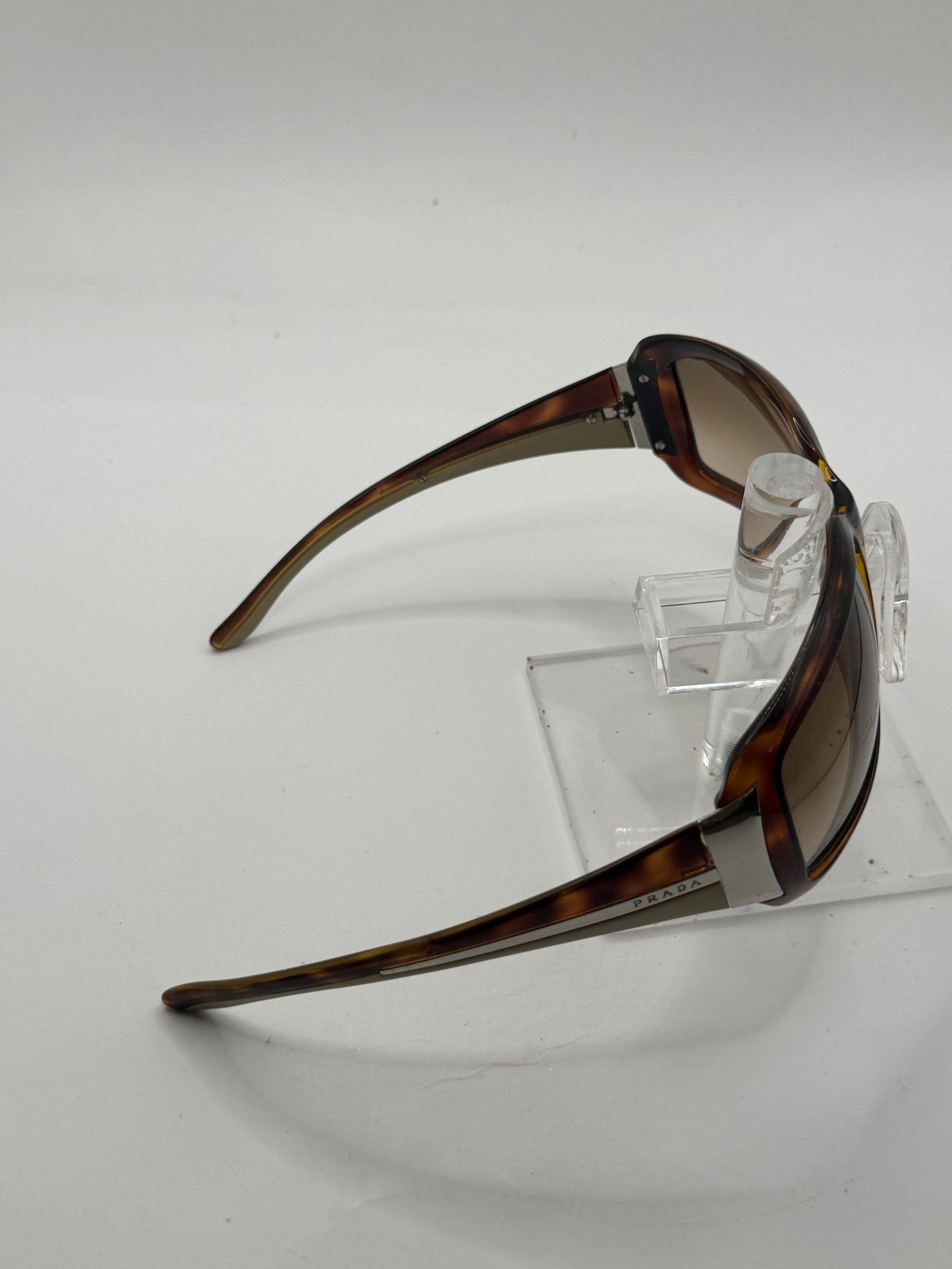 Prada Spr01h Sunglasses in color 4bw6s1