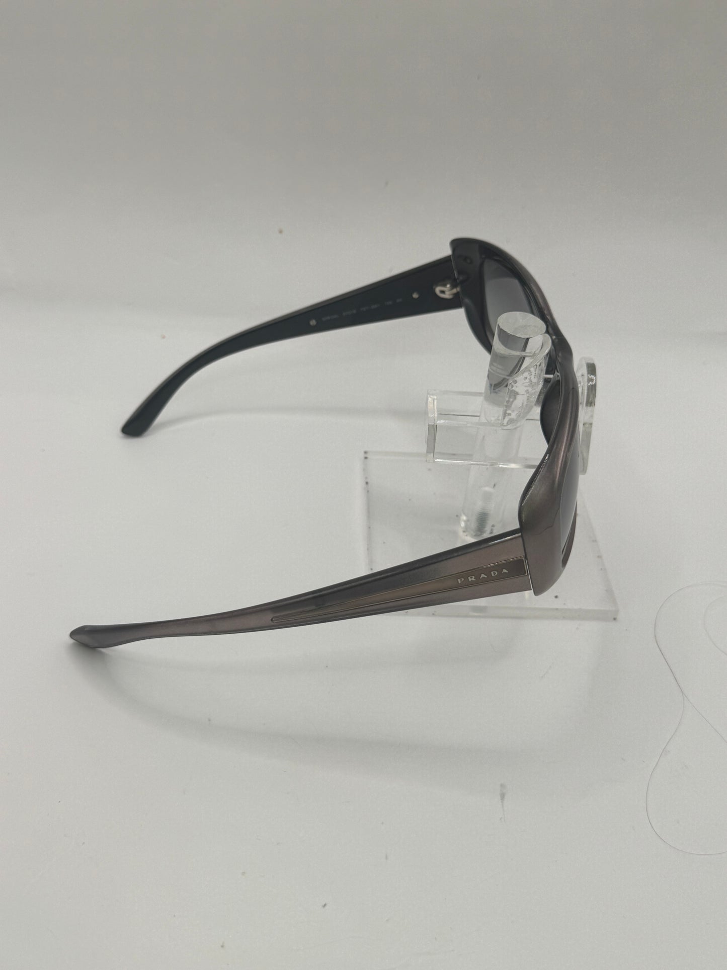 Prada Spr04l Sunglasses in color 7zt3m1