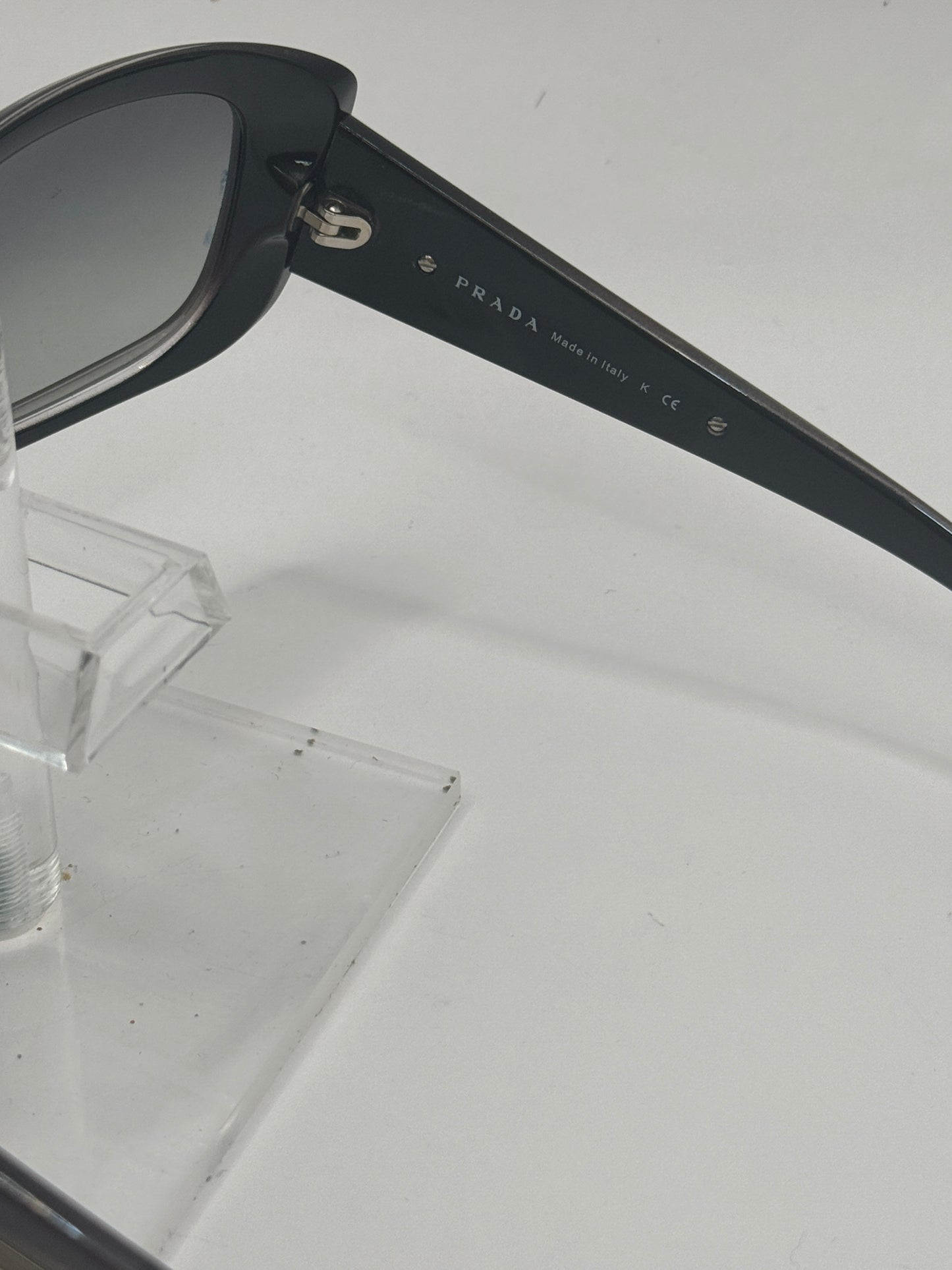 Prada Spr04l Sunglasses in color 7zt3m1